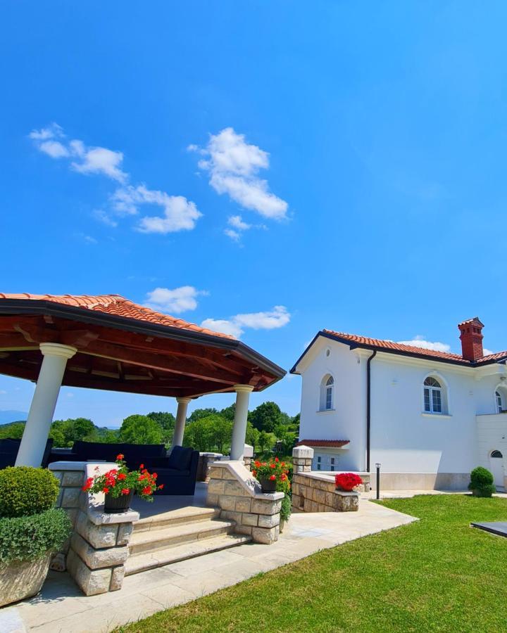 Holiday Apartment Villa Bianca Pazin Bagian luar foto
