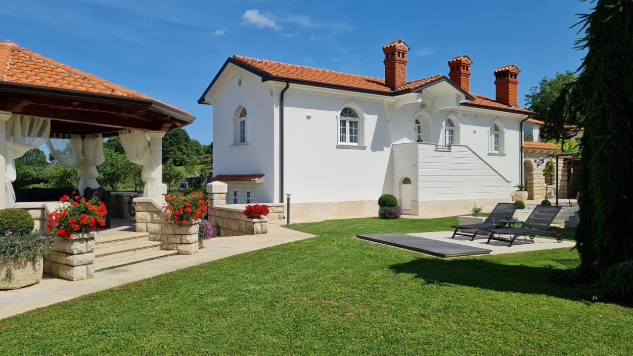 Holiday Apartment Villa Bianca Pazin Bagian luar foto
