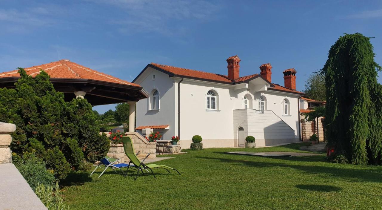 Holiday Apartment Villa Bianca Pazin Bagian luar foto