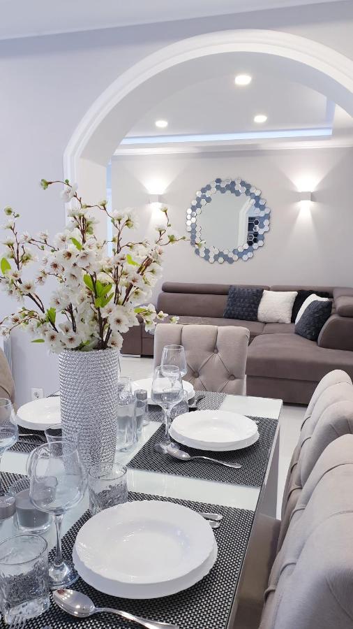 Holiday Apartment Villa Bianca Pazin Bagian luar foto