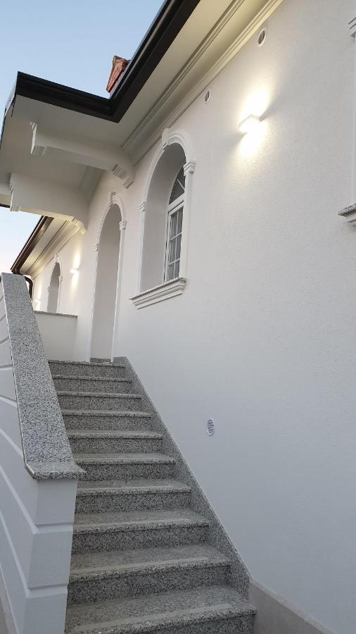 Holiday Apartment Villa Bianca Pazin Bagian luar foto
